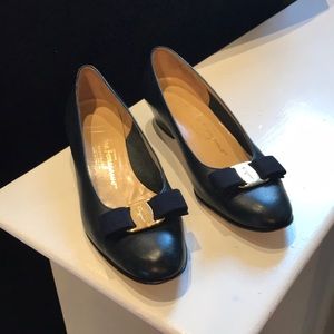 Salvatore Ferragamo navy heels 7 ½ B